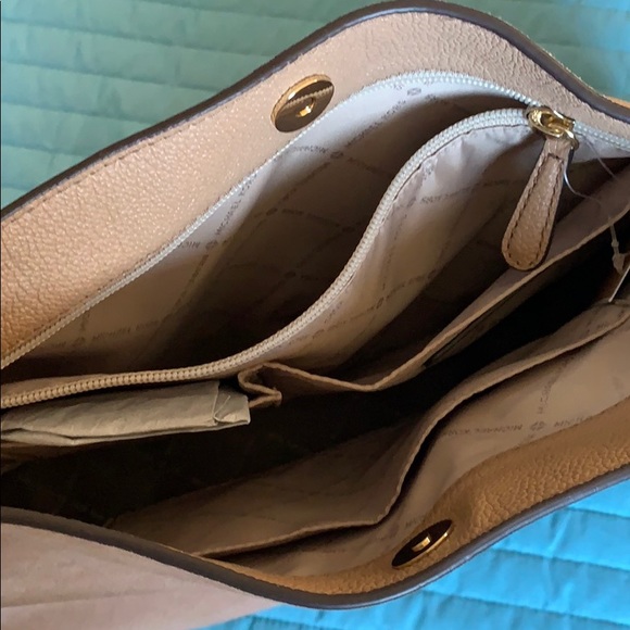 Michael Kors Lg Shoulder Nicole Suede Leather Tan - Picture 14 of 16